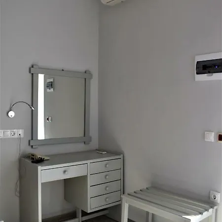 Aphrodite Art Hotel *